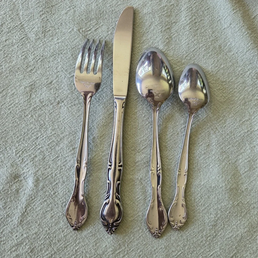 Hampton Court Stainless Japan Flatware Knife, Fork, Soup Spoon,spoon Lot of 4